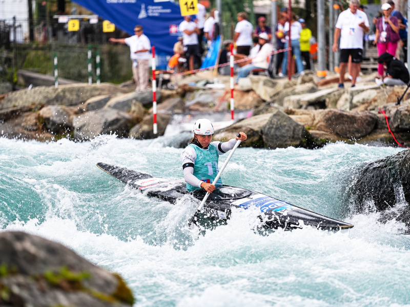 Zwolinska chases remarkable double after leading women’s C1 semifinal in Ivrea