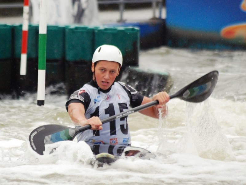 Young paddlers from eight countries take on the challenge of Krakow course