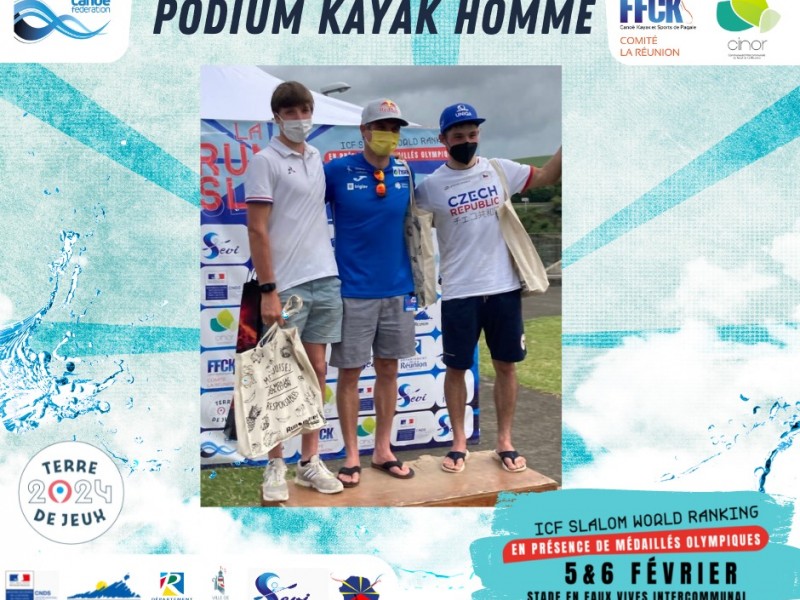 Slalomists opened international season in Reunion