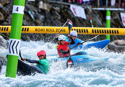 Marx eliminated as Woods, Zwolinska and Pistoni survive dramatic women’s Kayak Cross heats